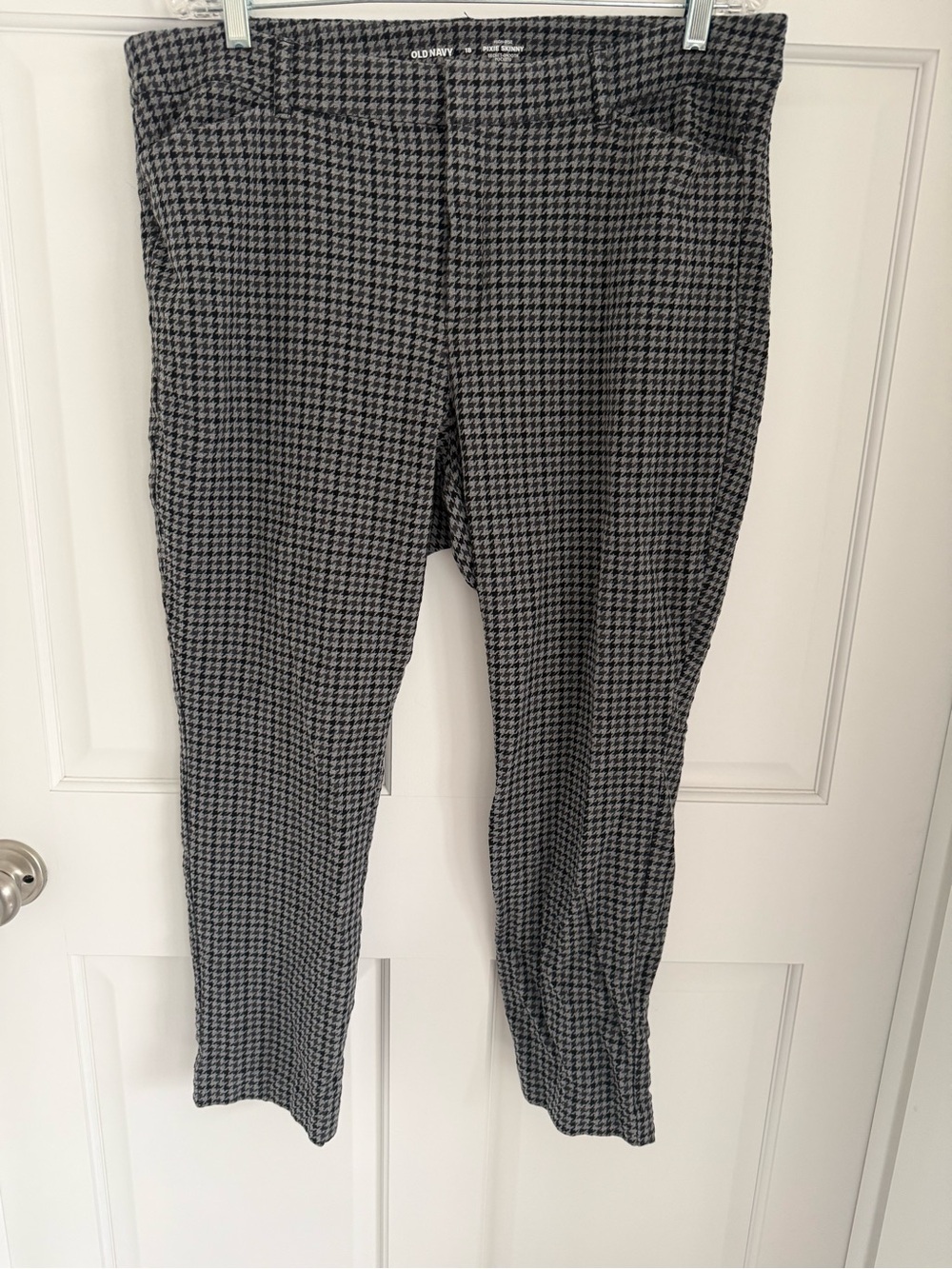 Old Navy Pixie Skinny Leg Pants